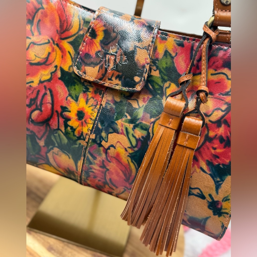 Patricia Nash Rienzo Satchel Shoulder in the "Summer Drawing" floral - Picture 5 of 11